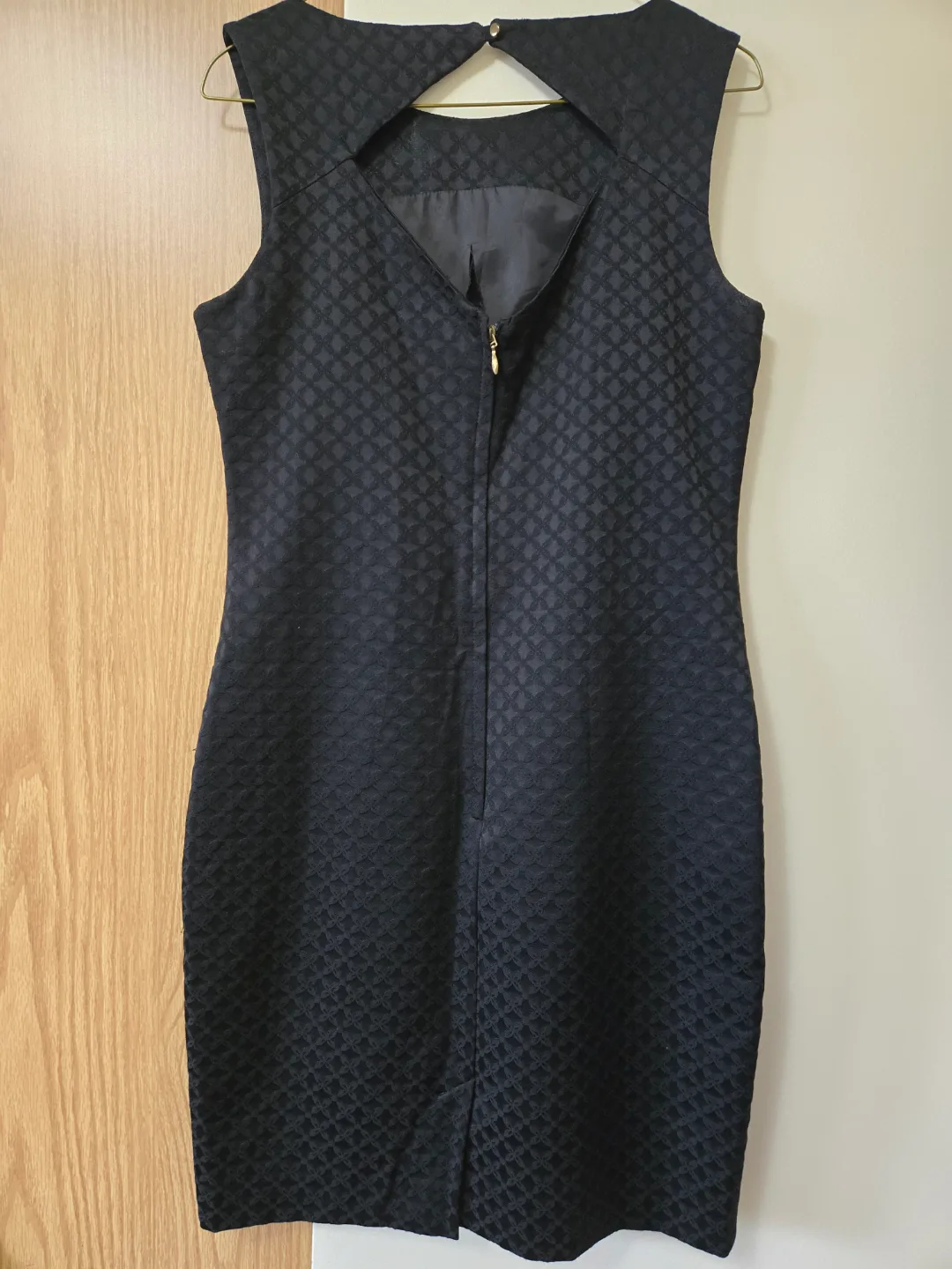 H&M Black Sleeveless Dress Size 8 image indicator(2)