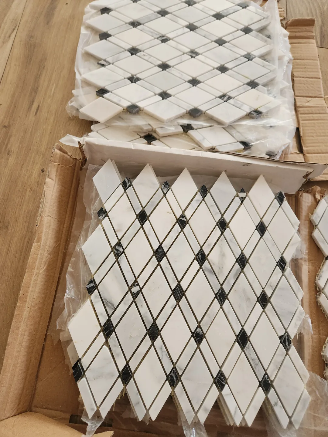 Marble Mosaic Tiles - Black and White Diamond Pattern thumbnail