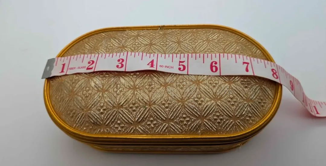Vintage Gold Oval Jewellery Box image indicator(2)