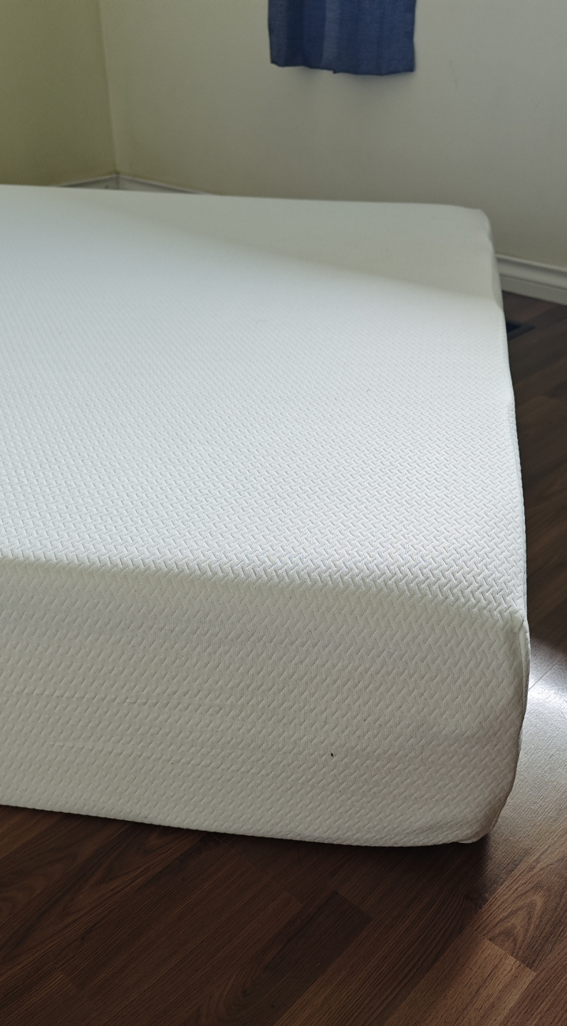 Queen Memory Foam Mattress - photo 2