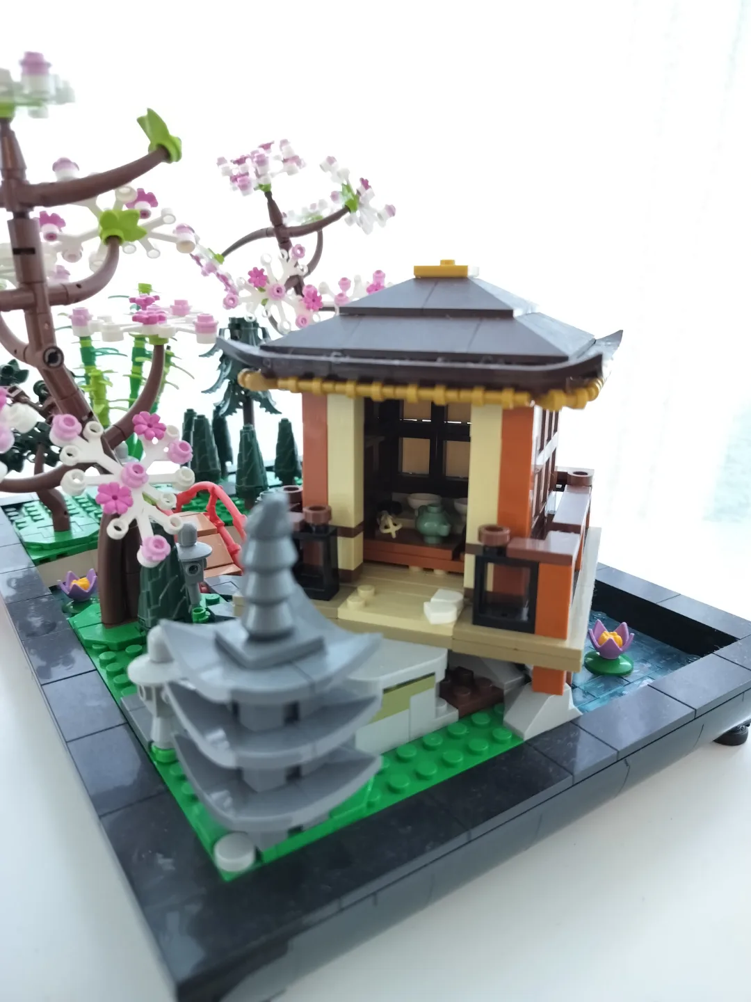 LEGO Japanese Tranquil Garden image indicator(5)