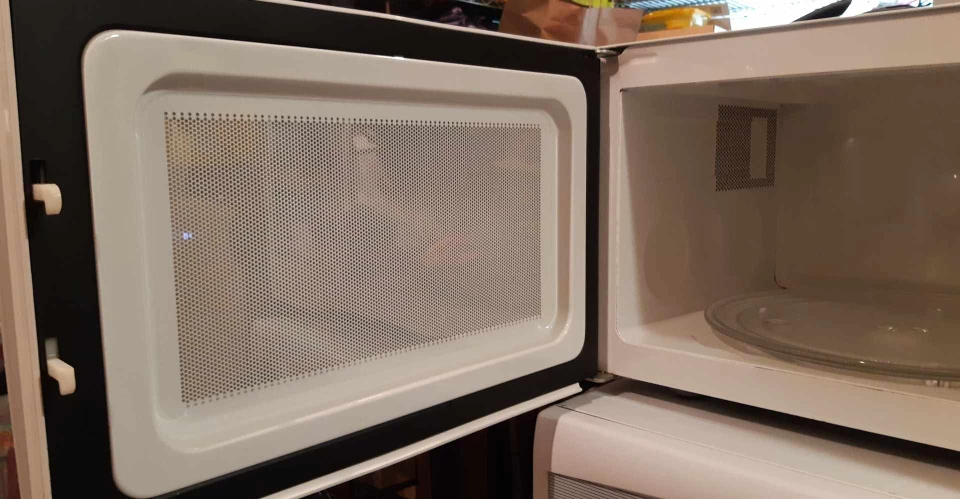 Microwave - 0.7 cu ft - photo 2
