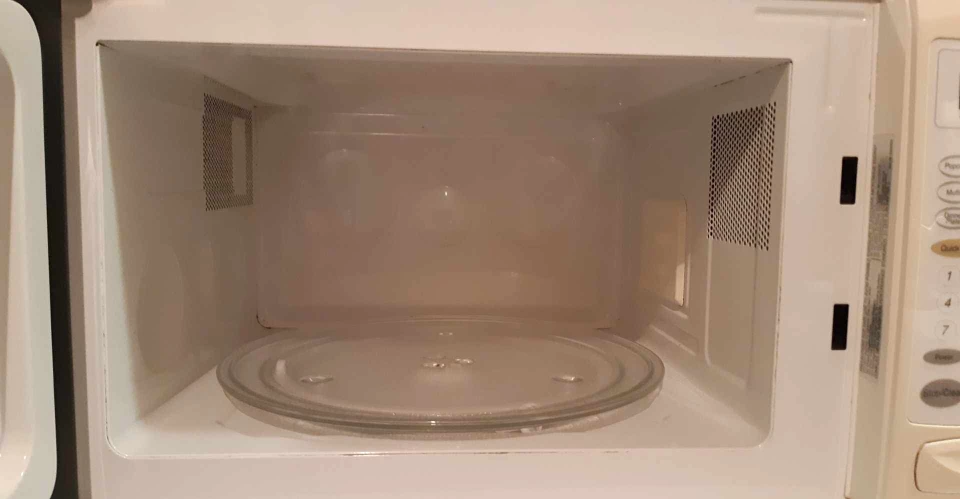 Microwave - 0.7 cu ft - photo 3