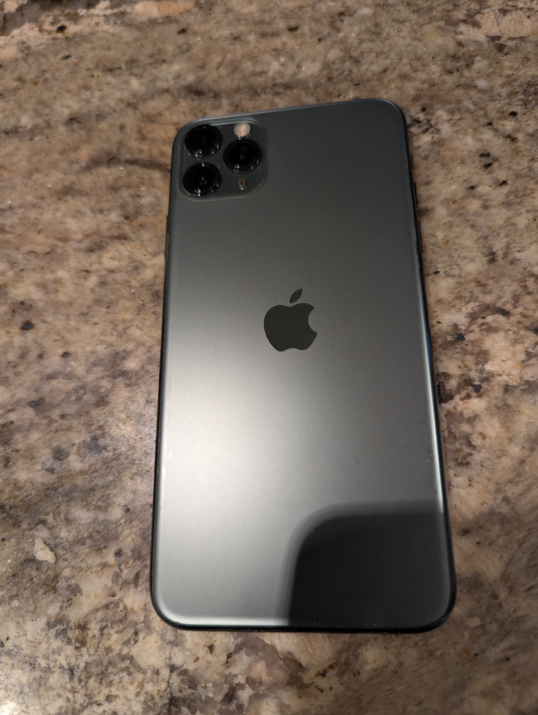 iPhone 11 Pro Max - 256 gb- Midnight Green with OtterBox case - photo 3