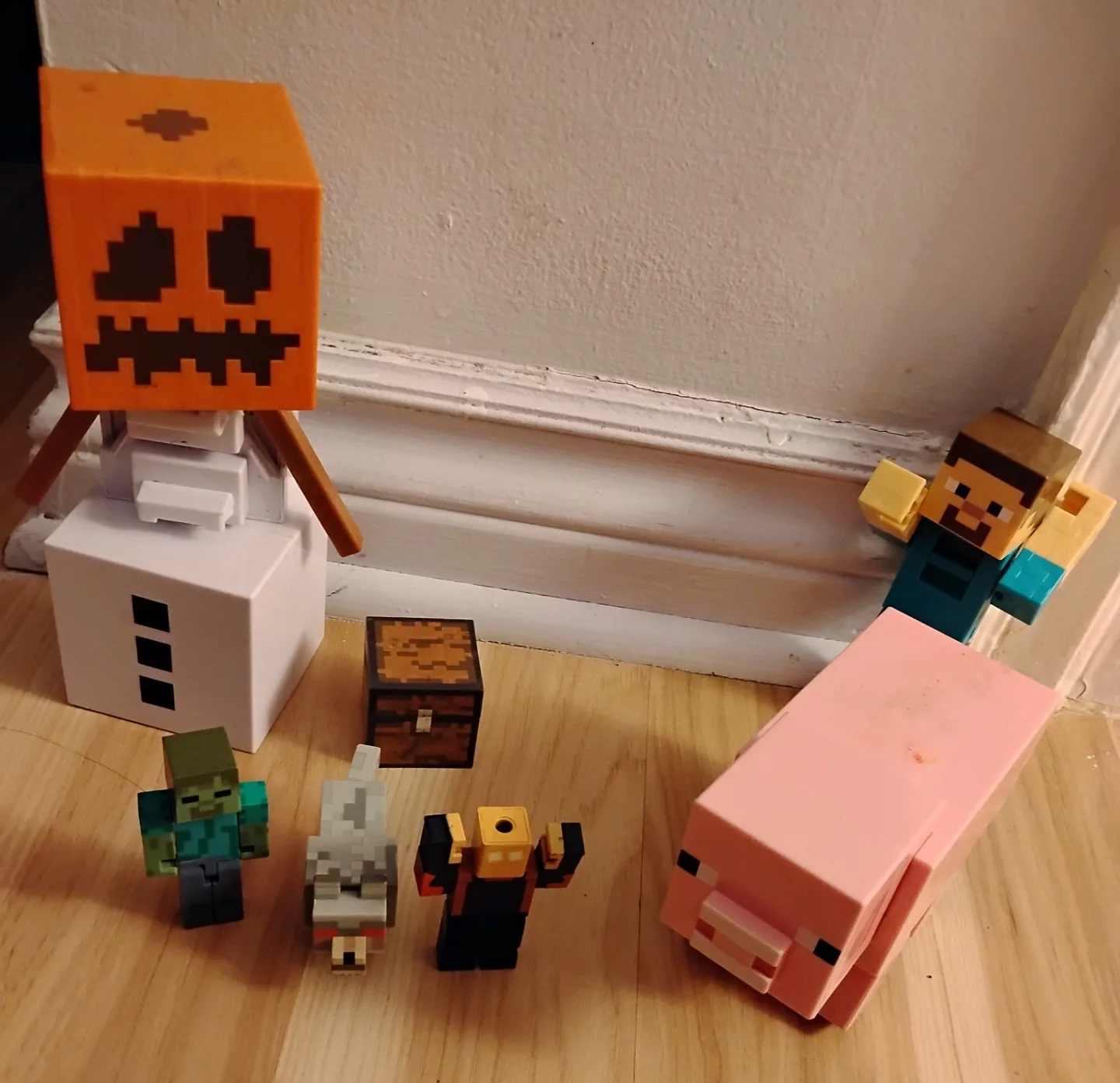 Minecraft Action Figures and Mobs thumbnail