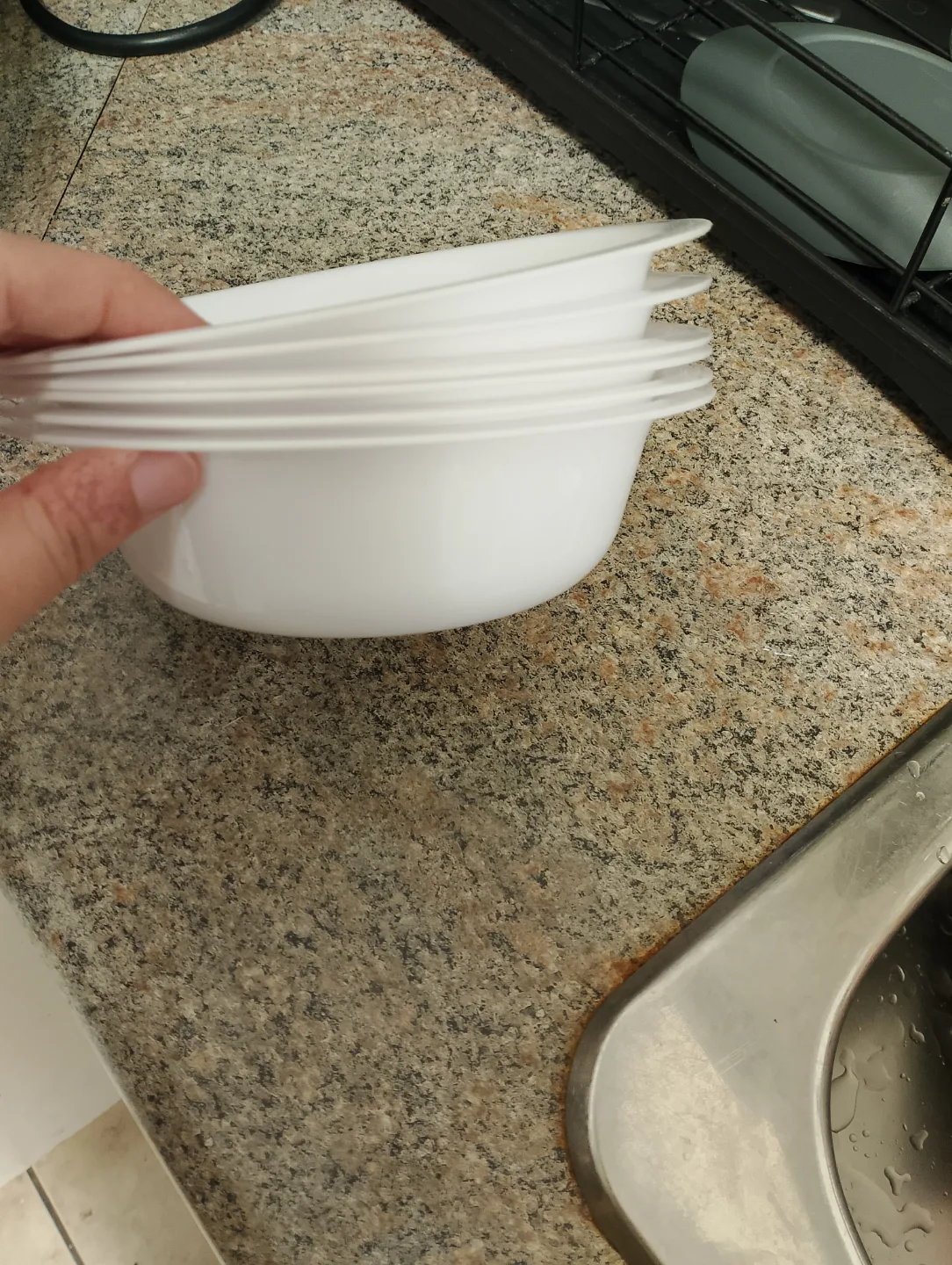 Moving sale Set of White Plastic Bowls image indicator(2)