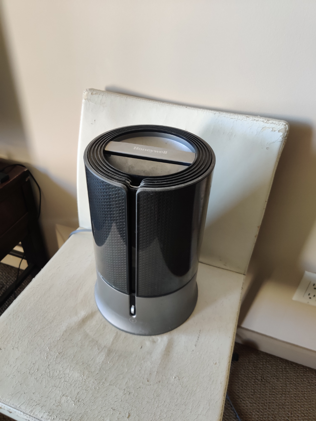 Honeywell Humidifier - photo 2