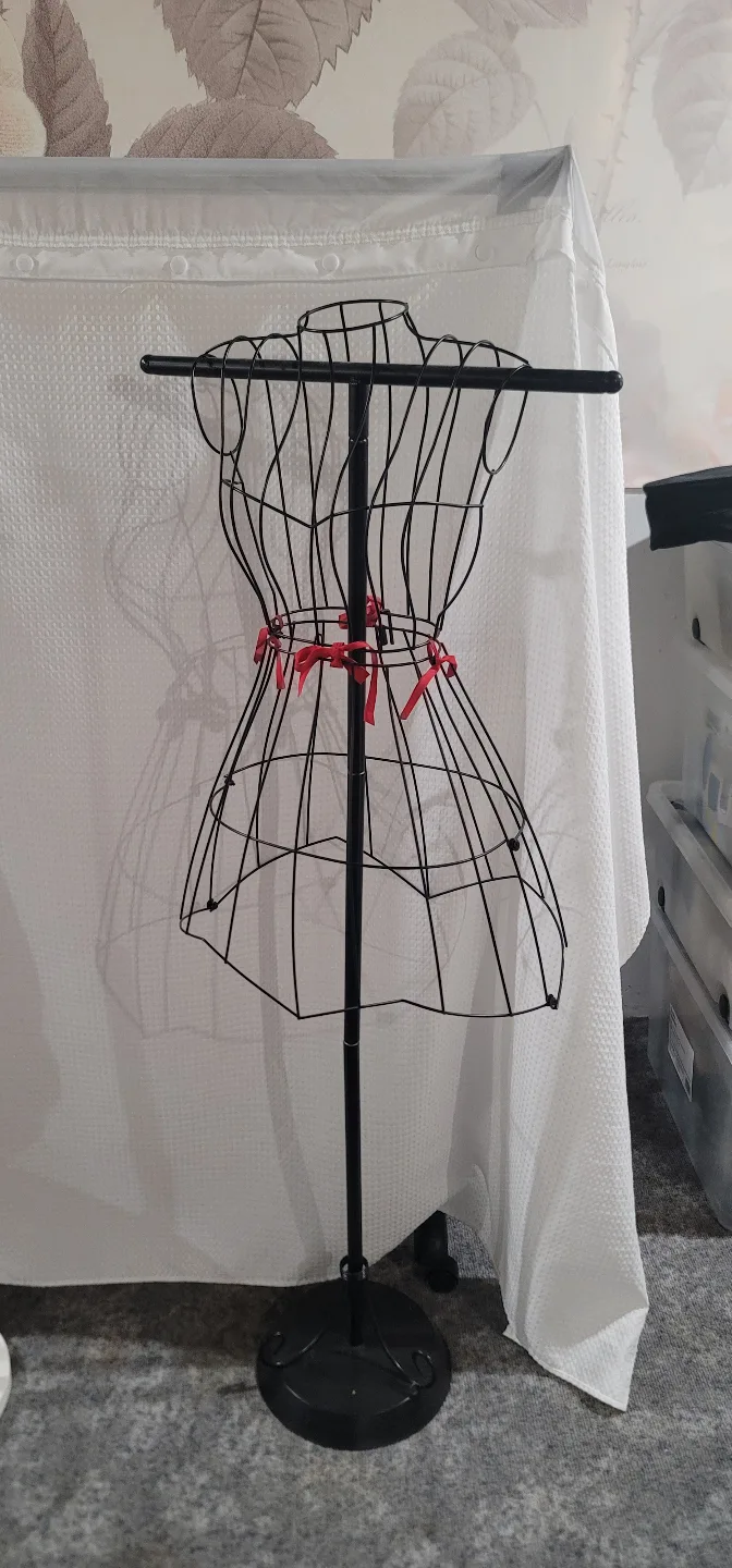 #freecycle-Black Metal Dress Form Mannequin