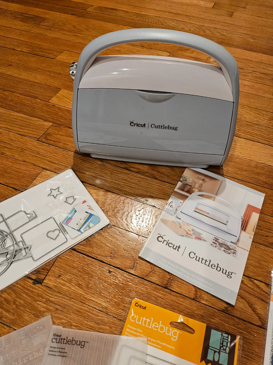 Cricut Cuttlebug Die Cut Machine, Embossing folders and dies. thumbnail