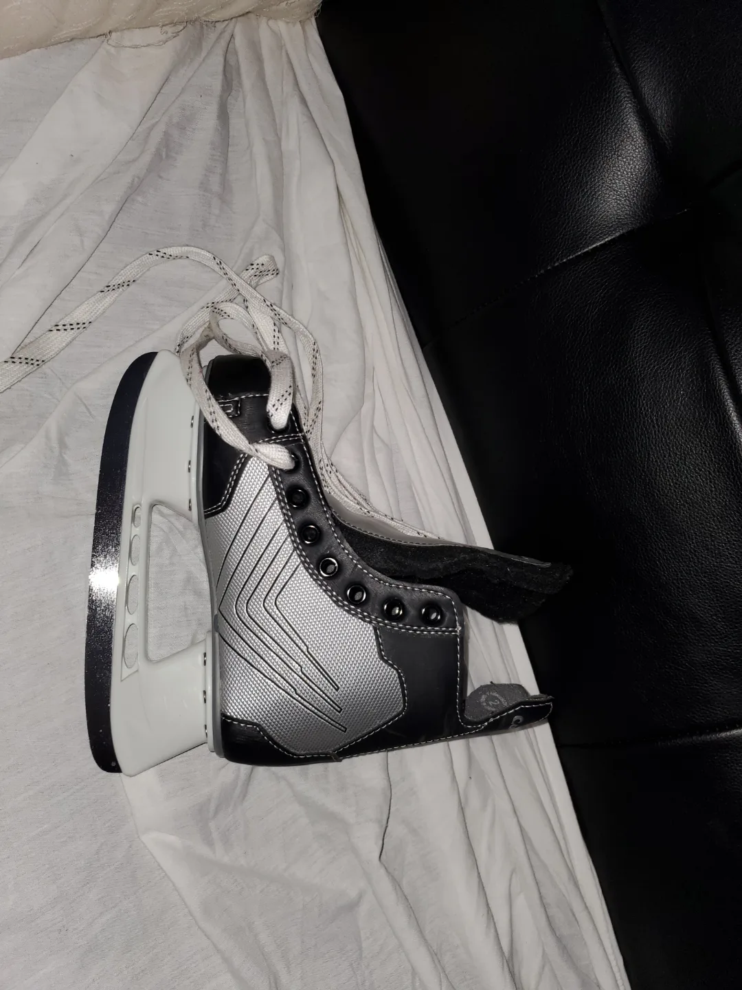 Canadien GDS Hockey Skates - Size 6 image indicator(5)