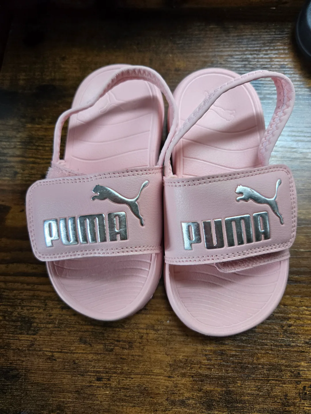 Girls Puma Sandals thumbnail