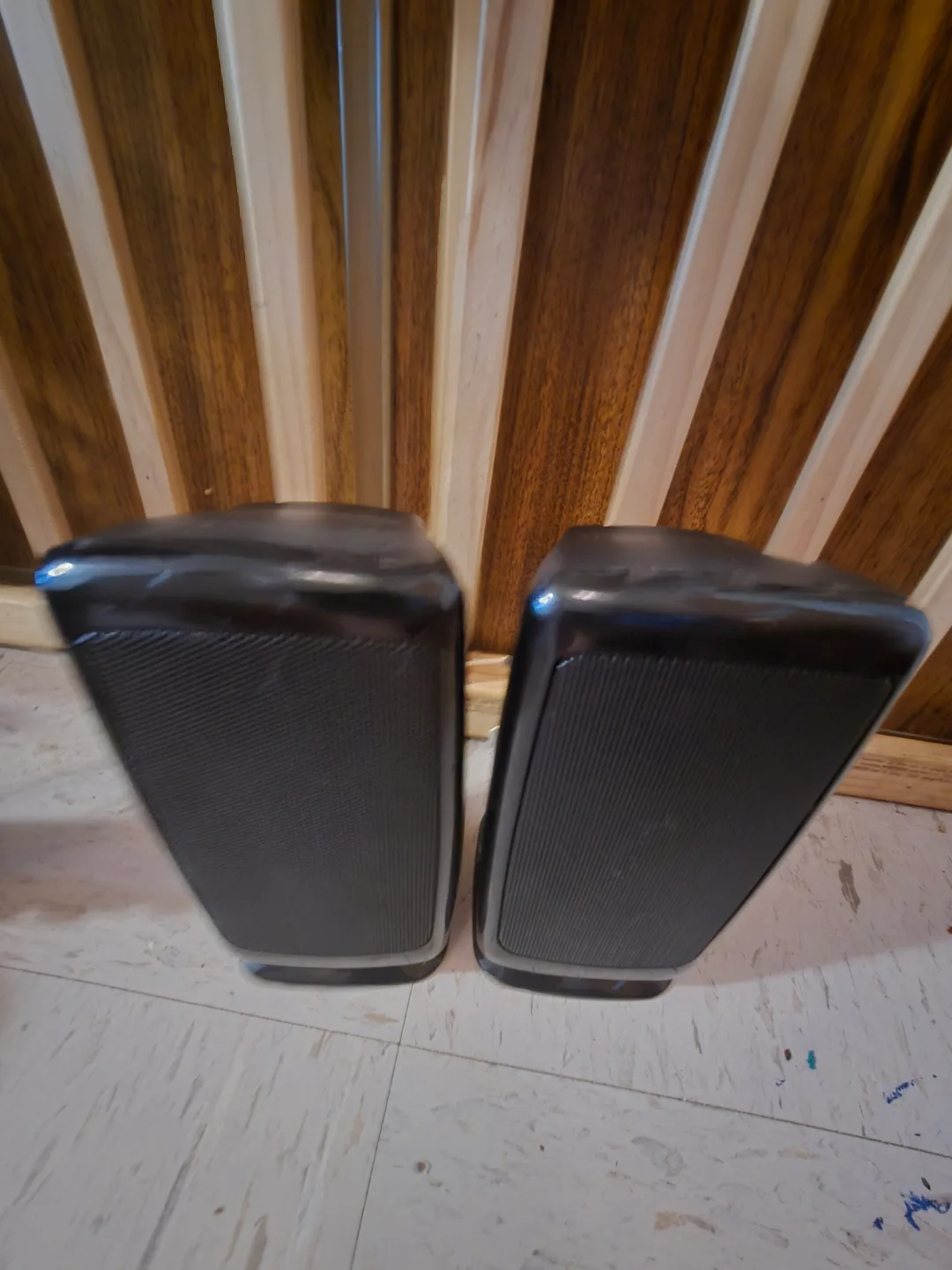 Pair of Samsung Computer Speakers thumbnail