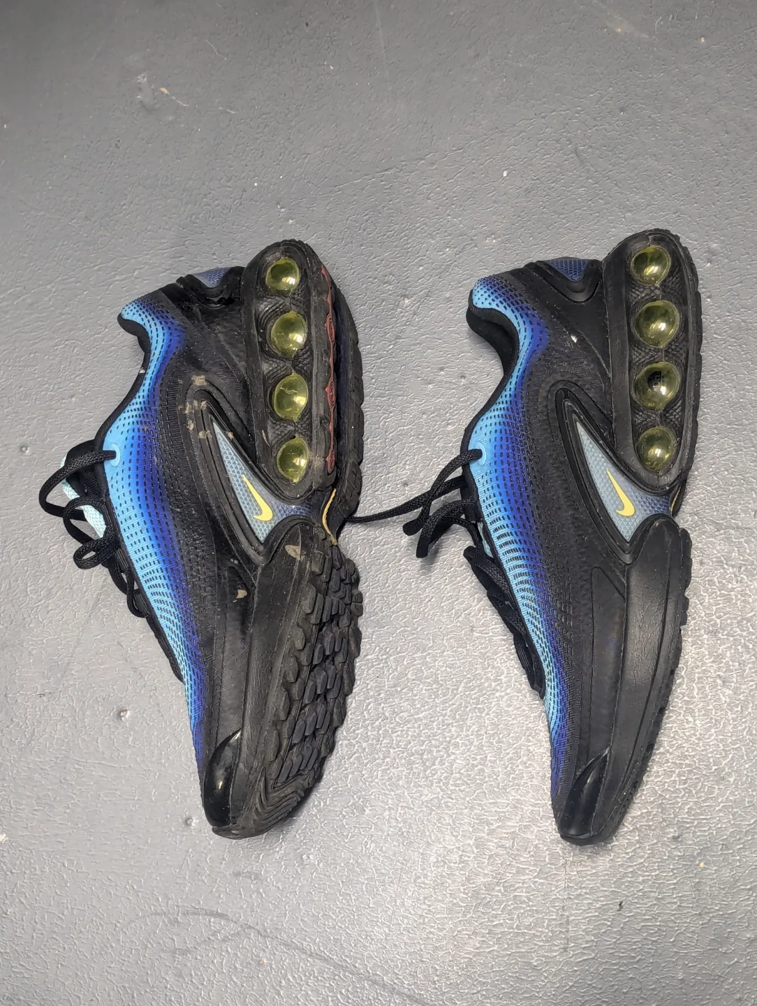 Nike Air Max Plus DN Running Shoes Sz 10 image indicator(4)