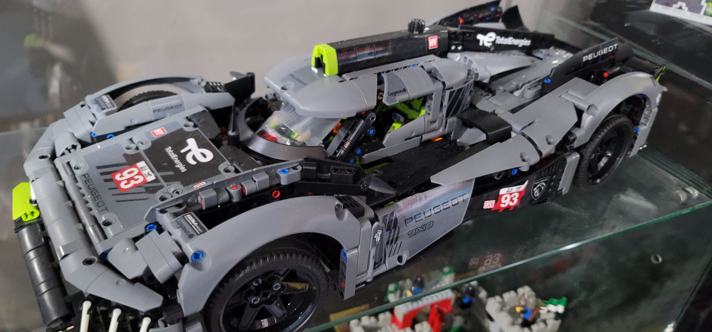 LEGO Technic Peugeot 9X8 Hypercar 42157 - photo 2