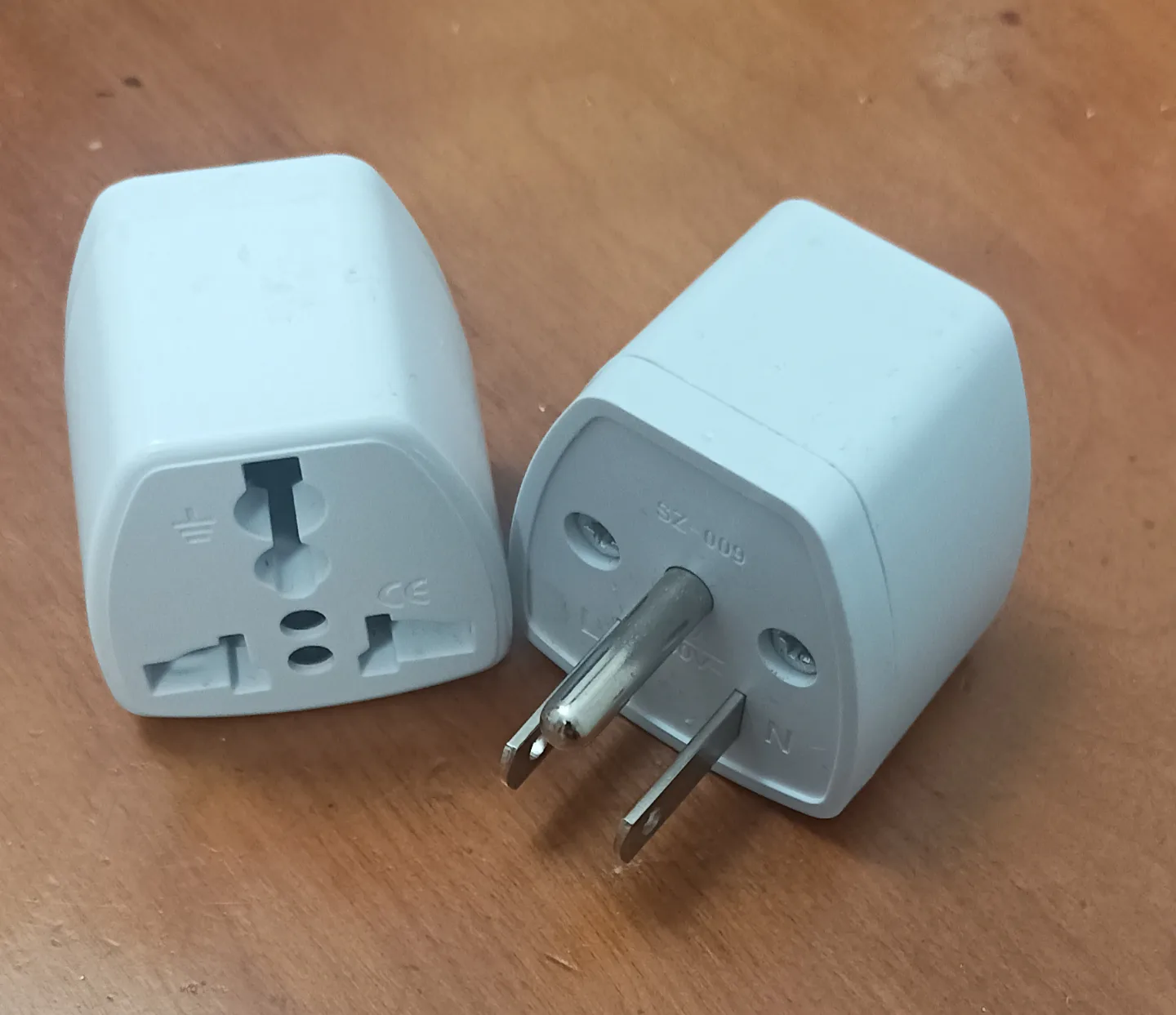 IND to US/ CAN Adapter + free digital table clock thumbnail