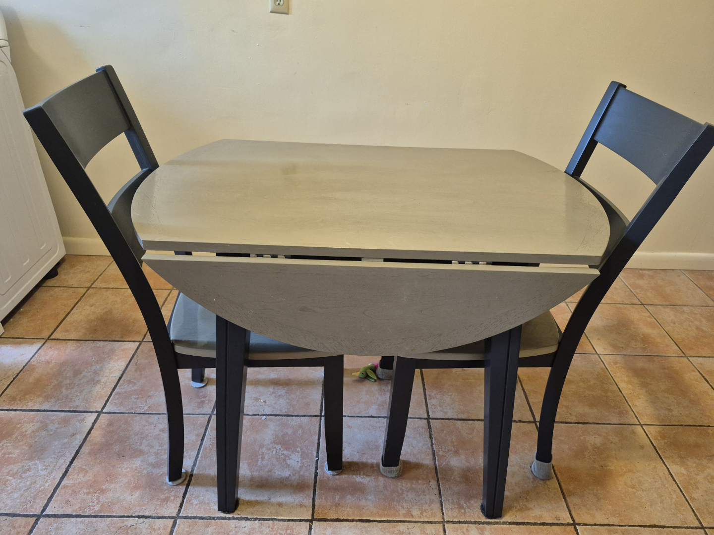 Small Dining Table with Two Chairs - photo 2
