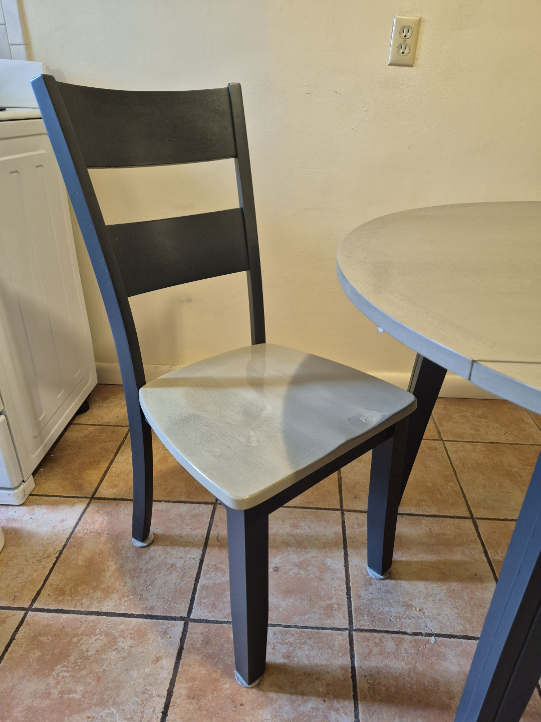 Small Dining Table with Two Chairs - photo 3