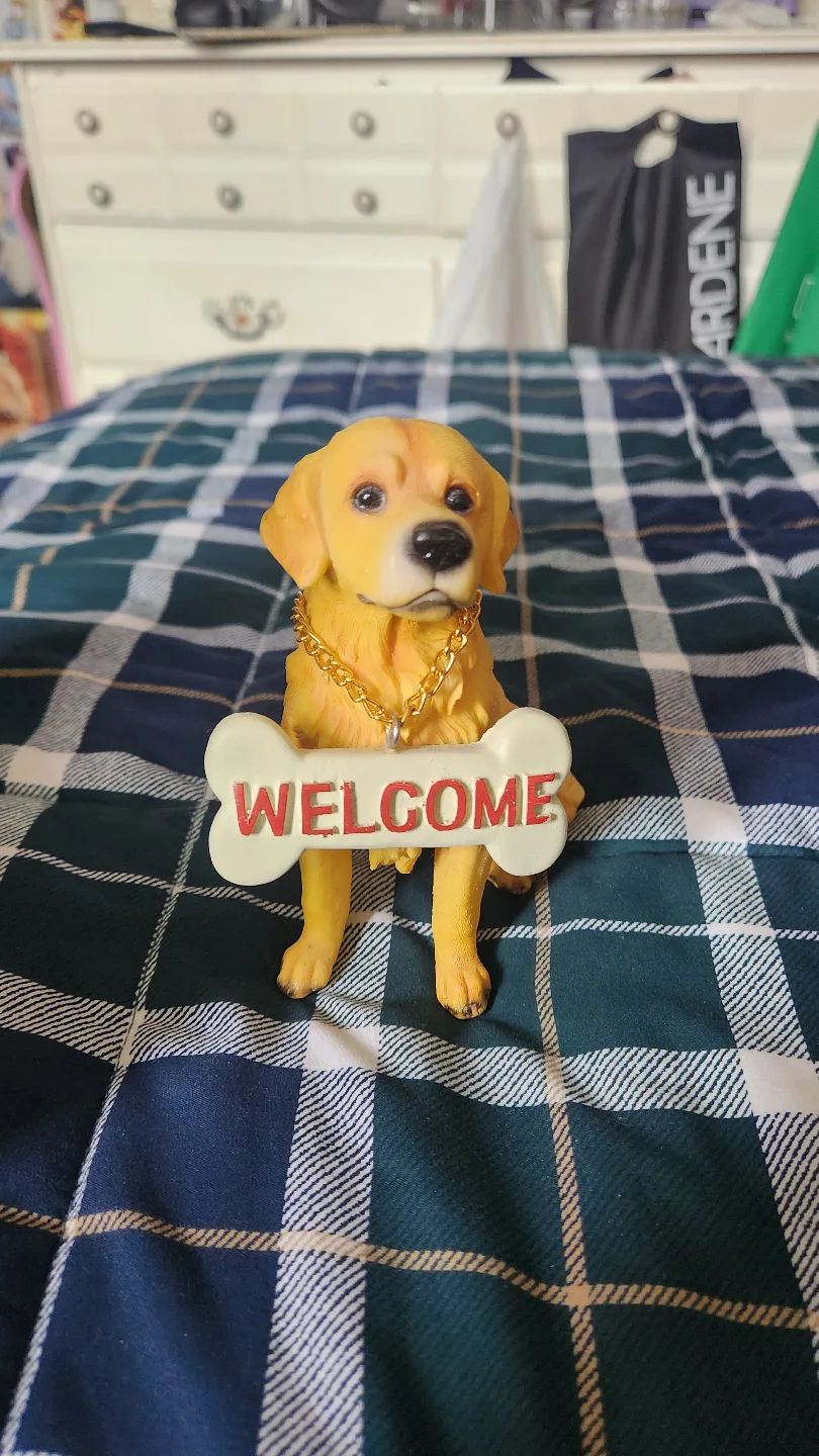 Golden retriever and turtle figures image indicator(3)