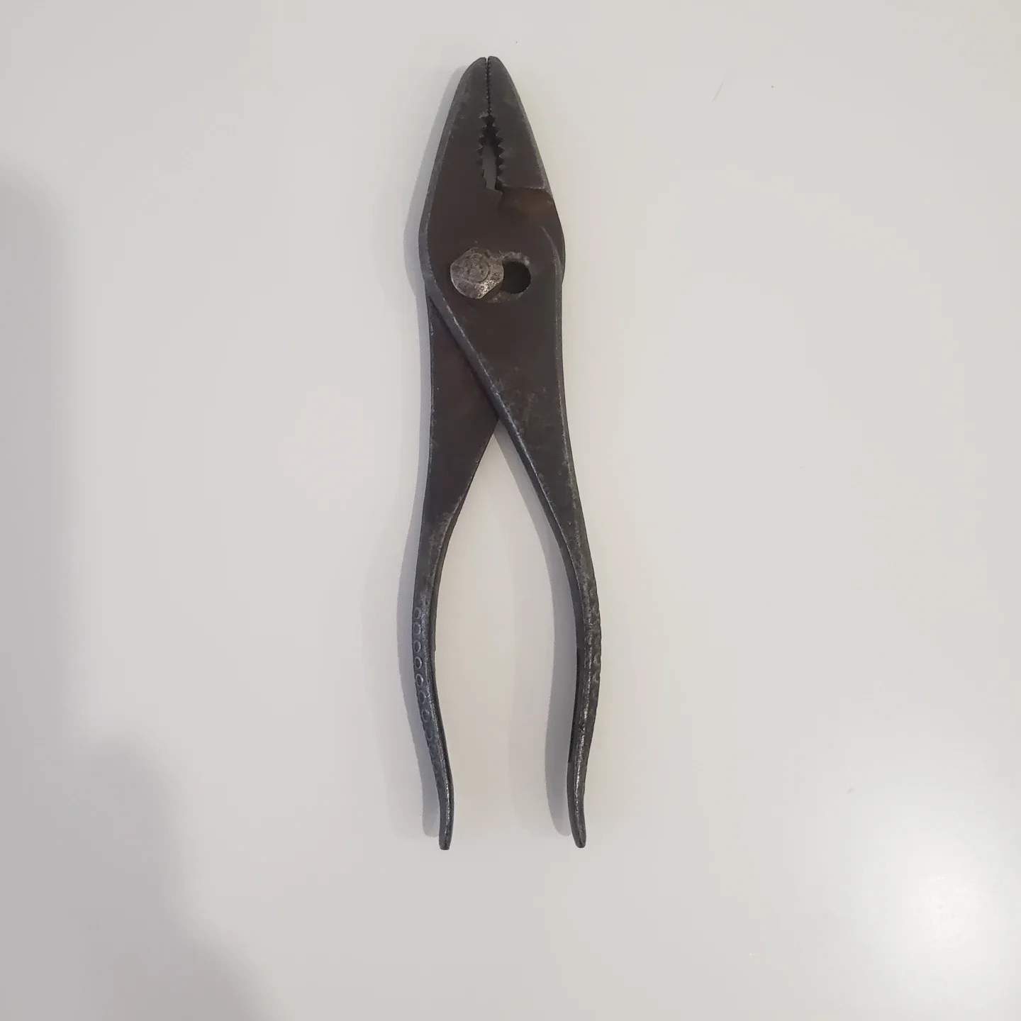 Vintage Crescent 1000-6 Side-Cutting Lineman's Pliers image indicator(8)