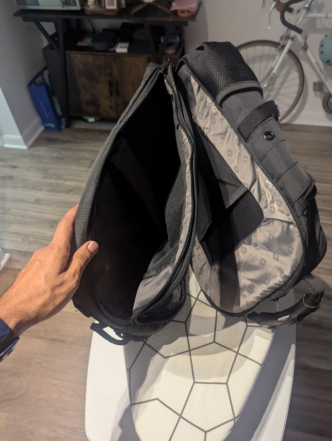 SwissGear Black Laptop Backpack - photo 5