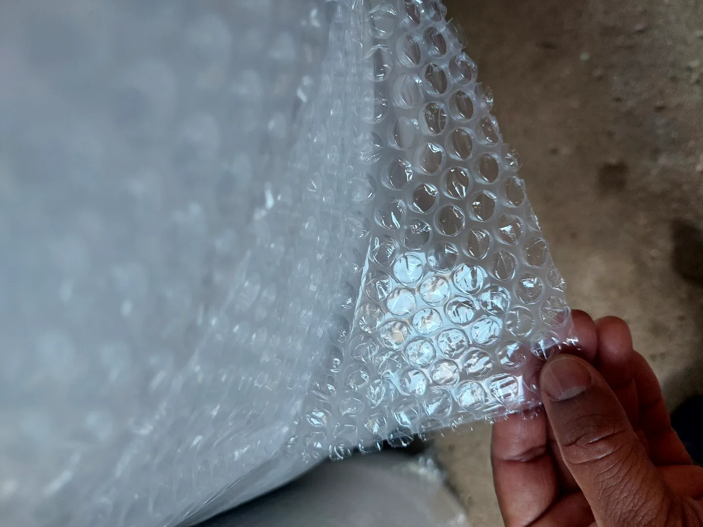 Bubble Wrap Rolls for Shipping image indicator(2)