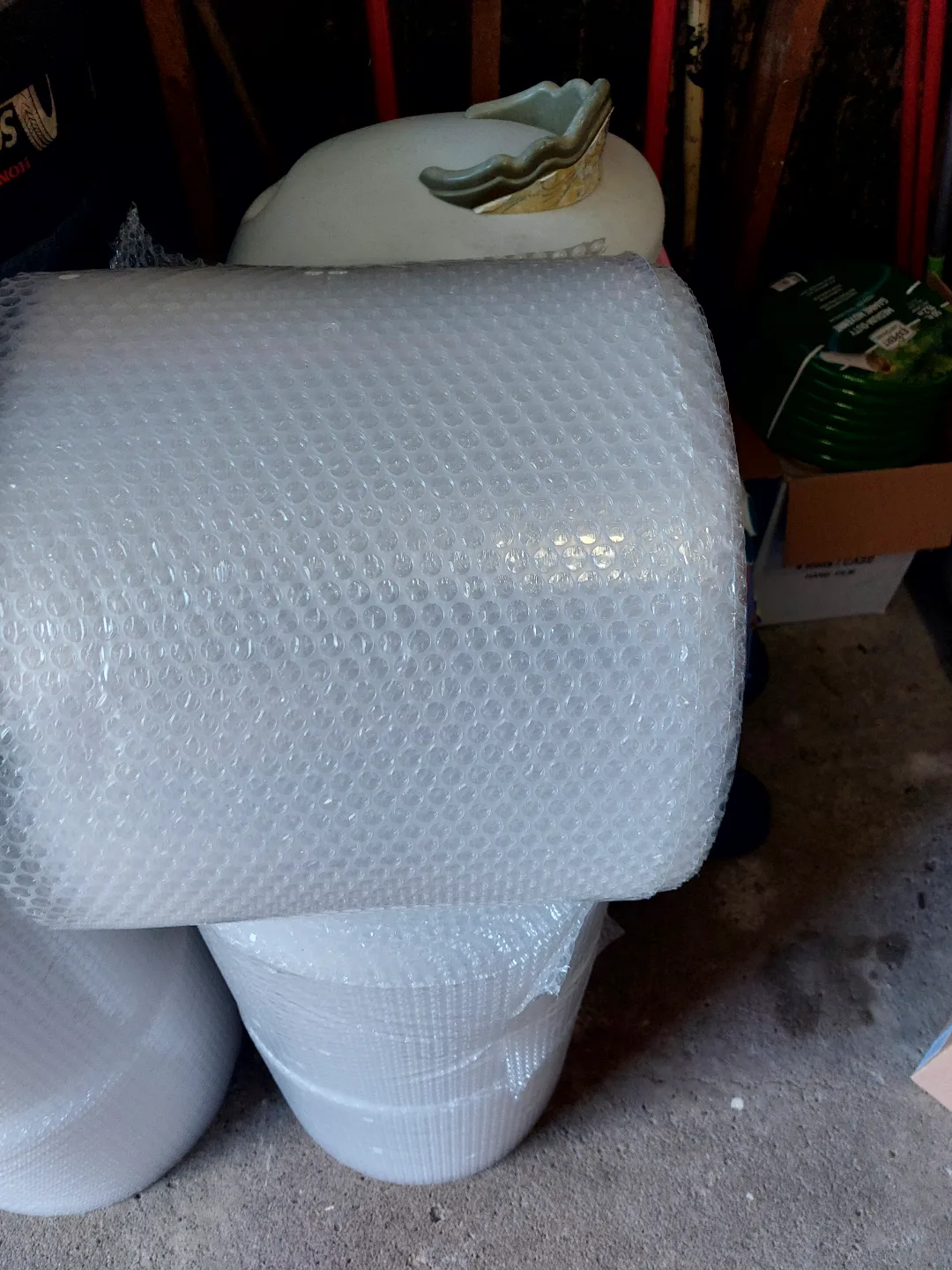 Bubble Wrap Rolls for Shipping image indicator(5)
