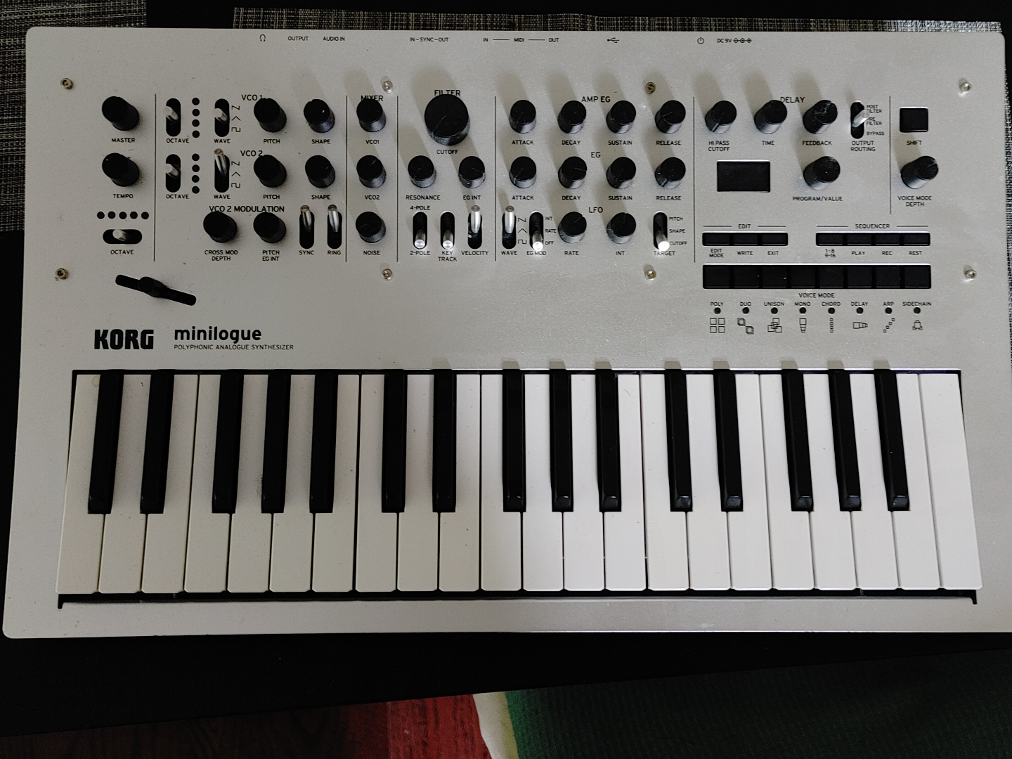 Korg Minilogue Synthesizer