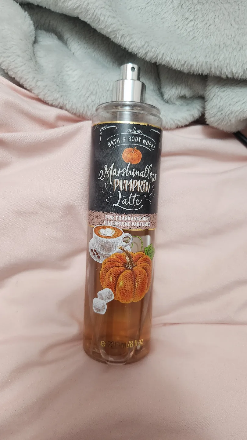Bath & Body Works Marshmallow Pumpkin Latte Fine Fragrance Mist thumbnail