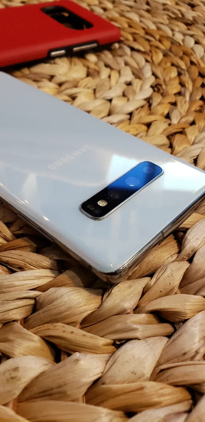 Samsung Galaxy S10+ 128GB White Smart Phone thumbnail