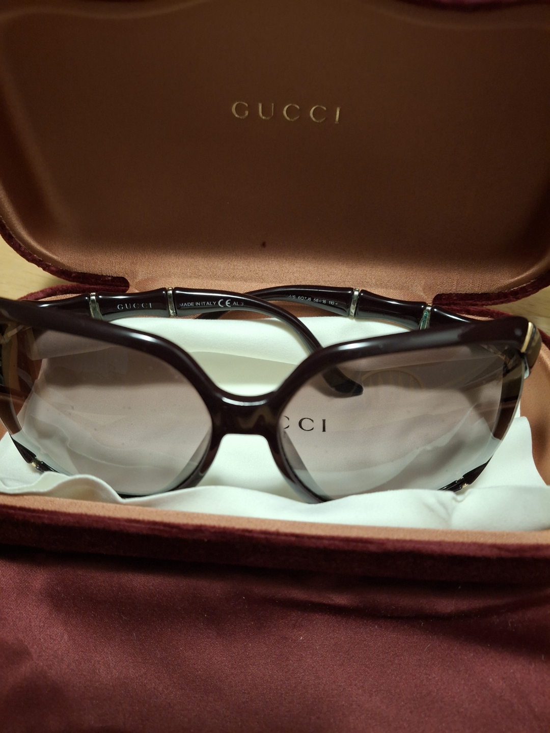 Gucci Sunglasses with Case - photo 3