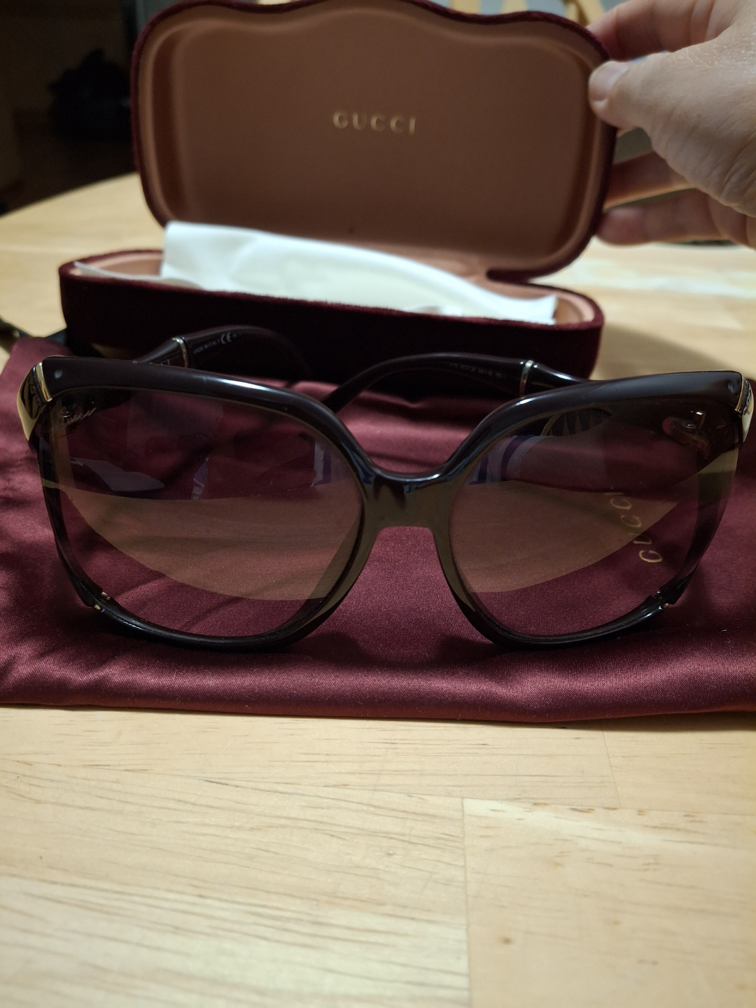 Gucci Sunglasses with Case - photo 5