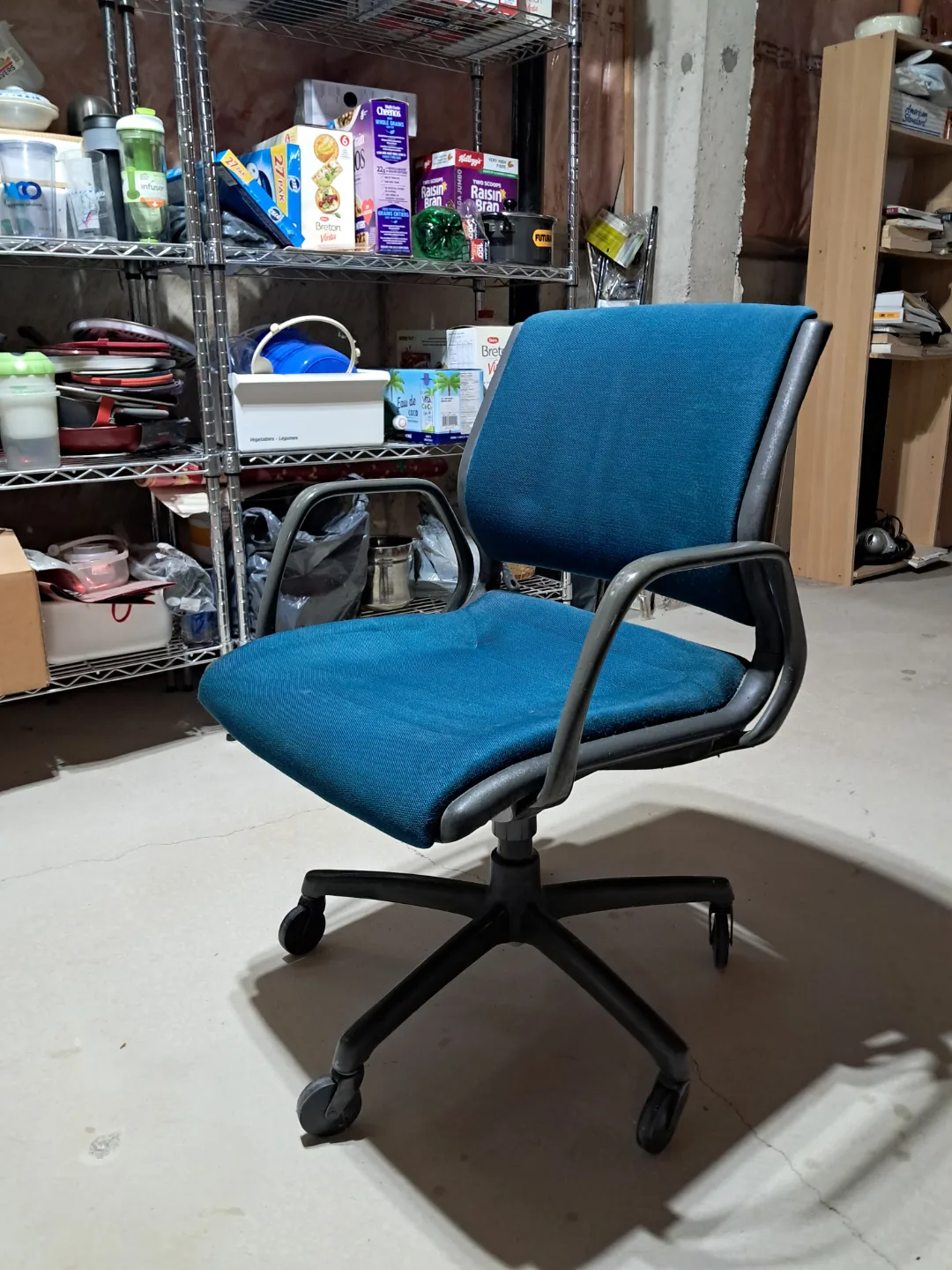 Blue office chair thumbnail