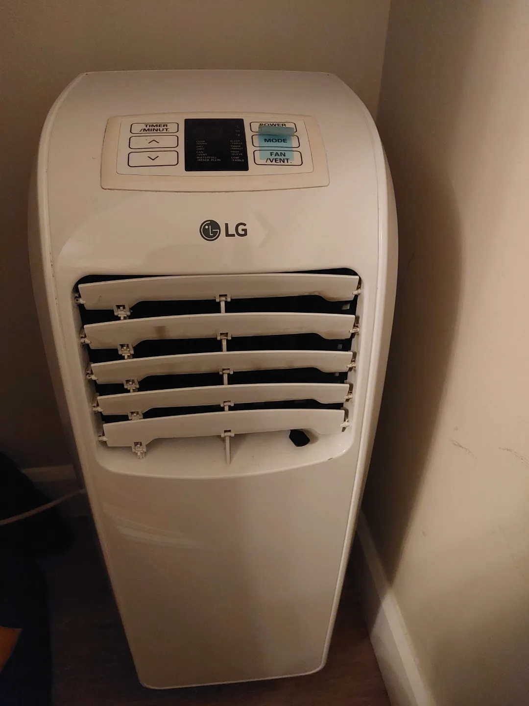 LG LP0815WNR Portable Air Conditioner thumbnail