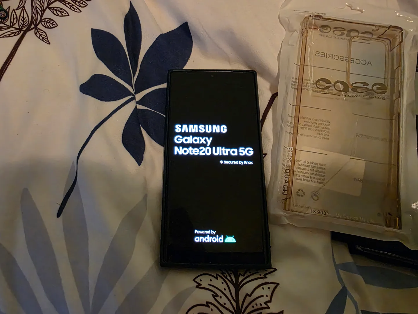 Samsung Galaxy Note20 Ultra 5G - Phone and Cases image indicator(3)