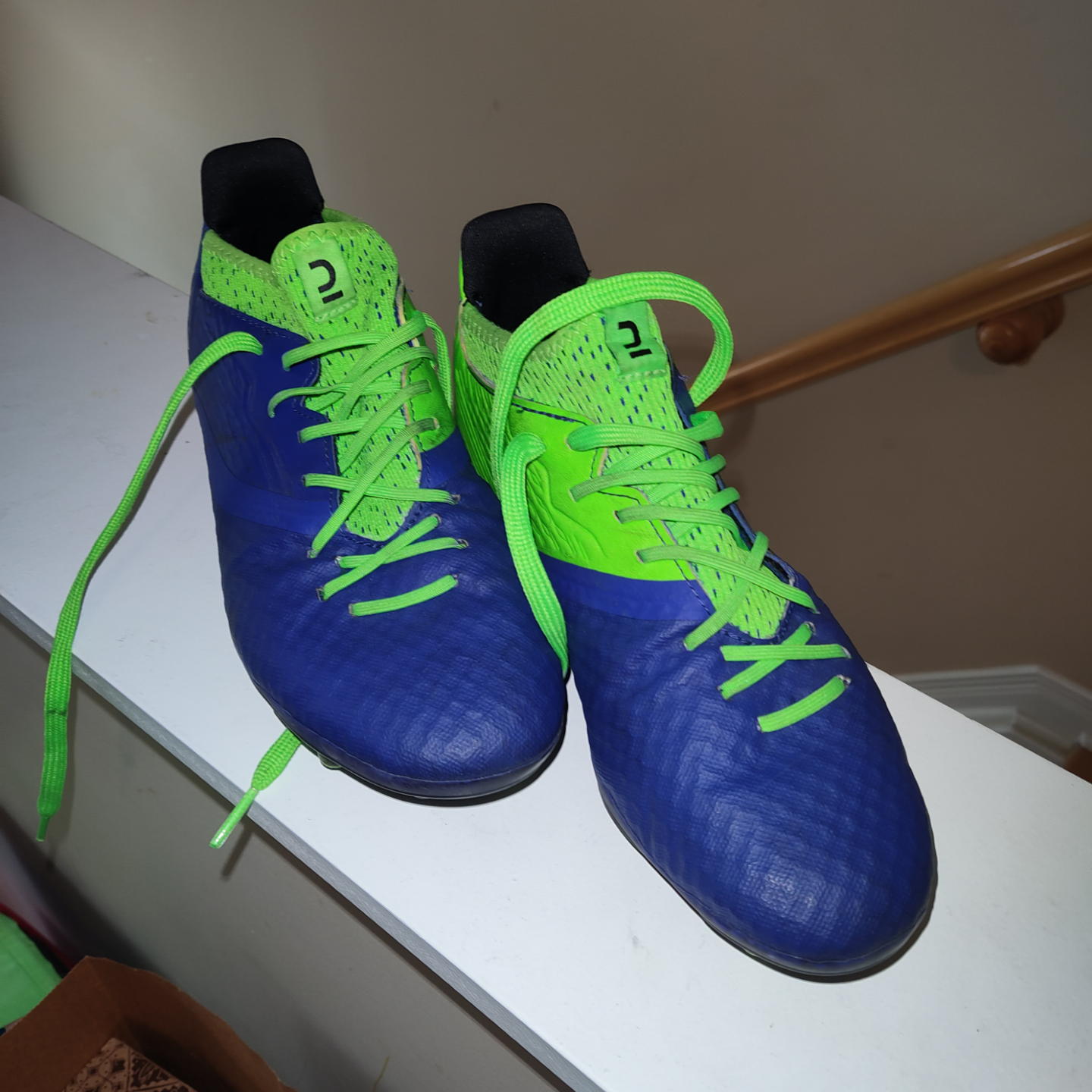 Decathlon Kipsta Viralto Soccer Cleats - Size 6 US