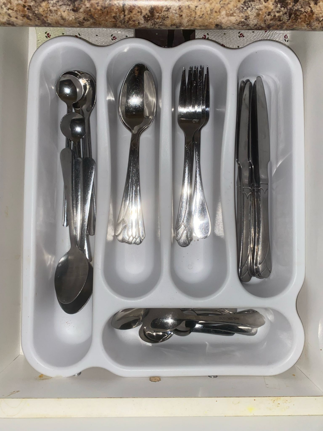 Kitchenware Bundle: Plates, Bowls, Cups, and Glasses - photo 5