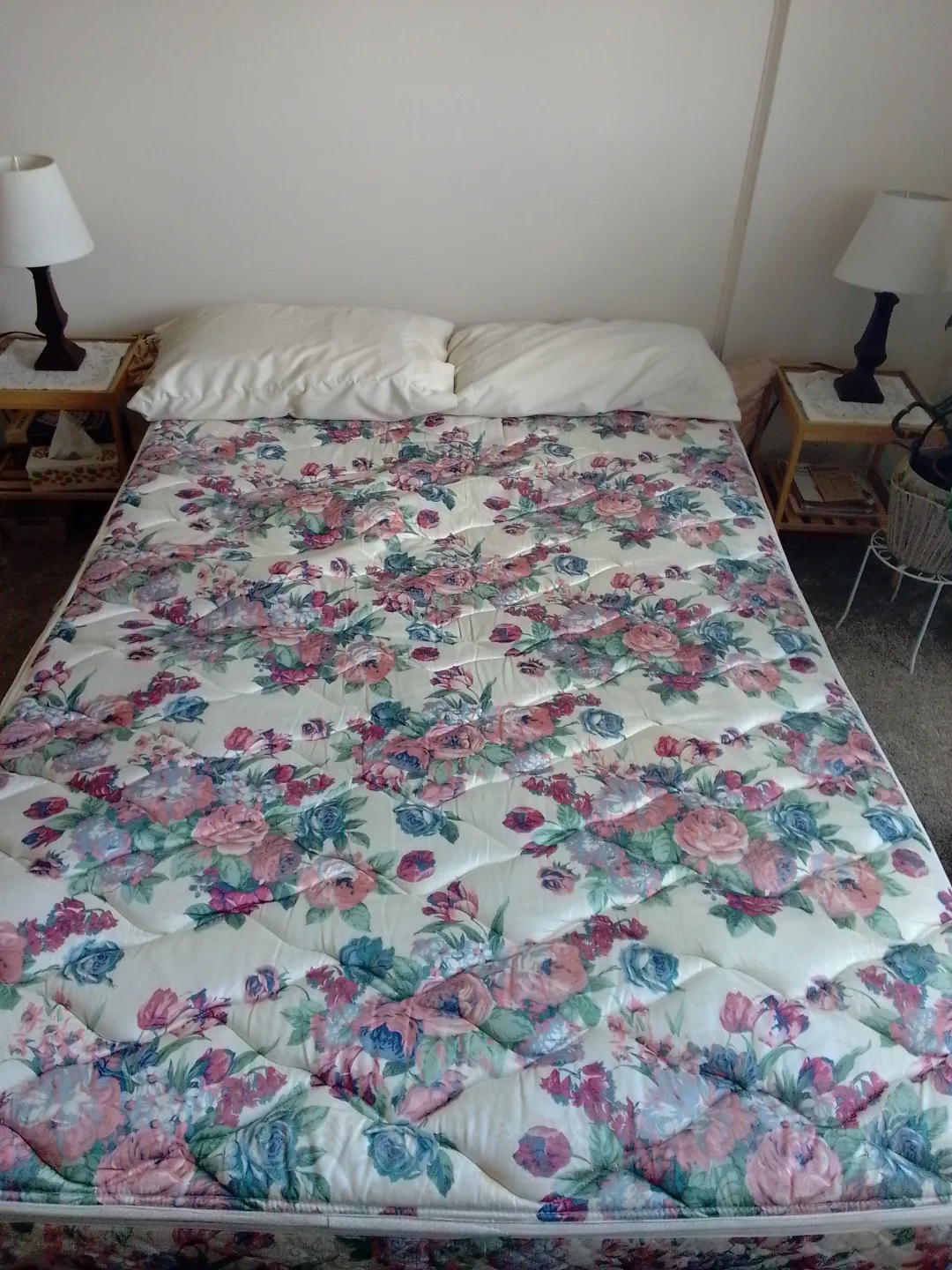 Double bed mattress set with floral print thumbnail