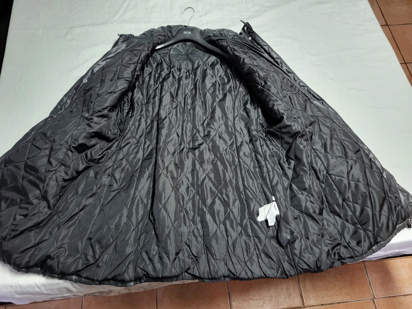 Marcona Women's Black Quilted Puffer Jacket - Size XL image indicator(3)