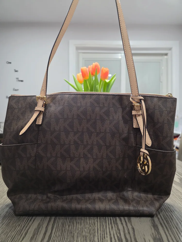 Michael Kors Jet Set Travel Tote image indicator(4)