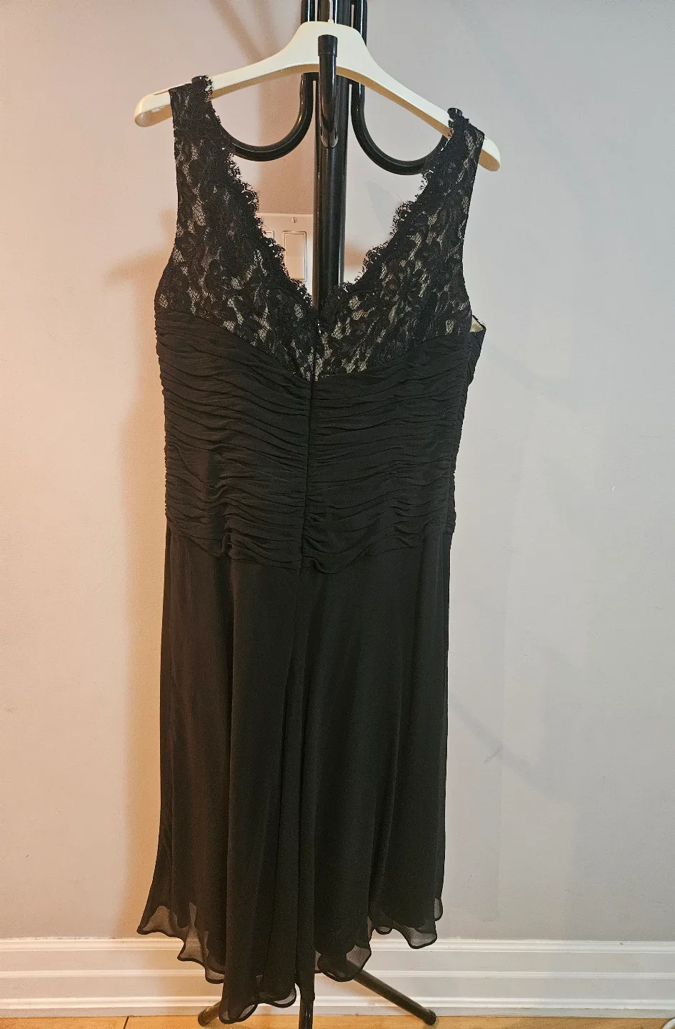 Anne Klein Black Lace Cocktail Dress image indicator(4)