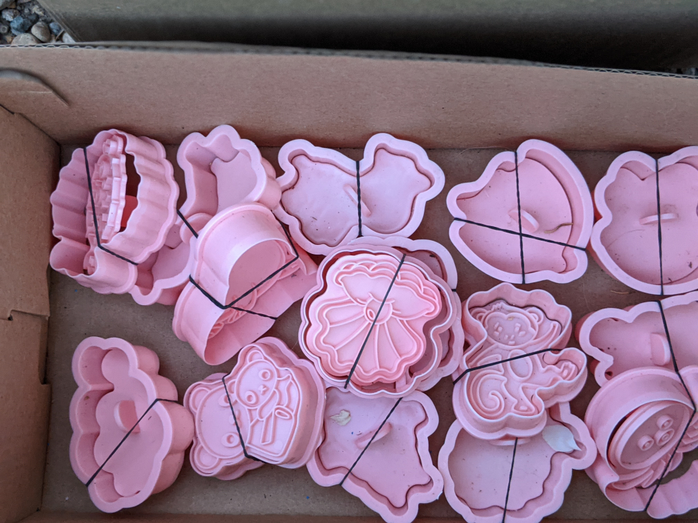 Bulk lot of cookie cutters - photo 2