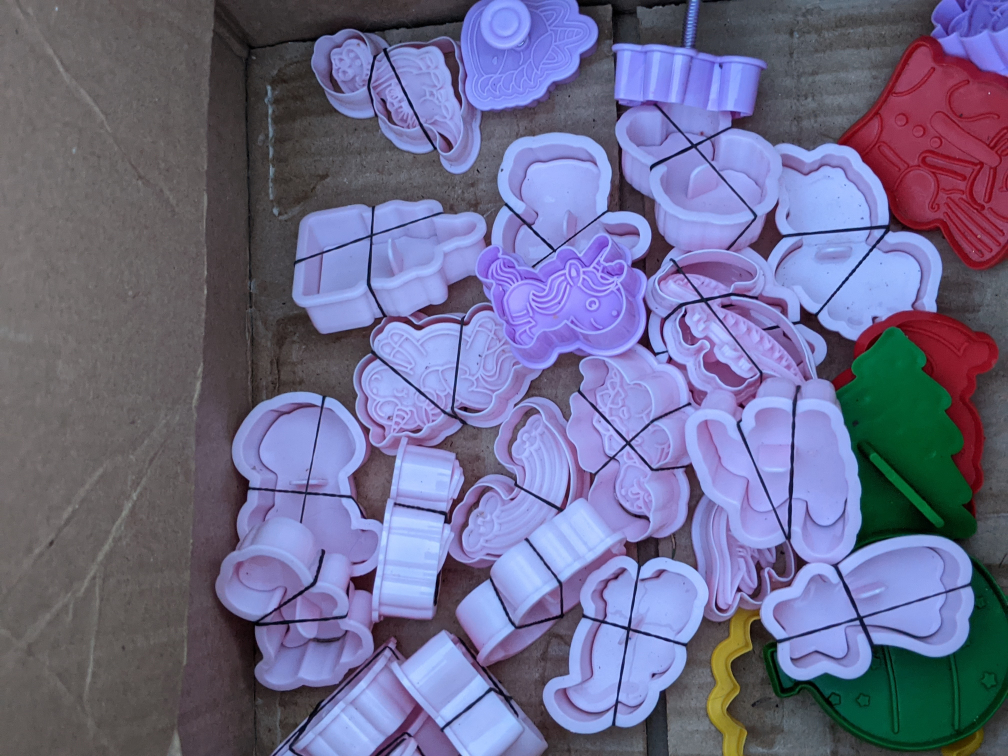 Bulk lot of cookie cutters - photo 3