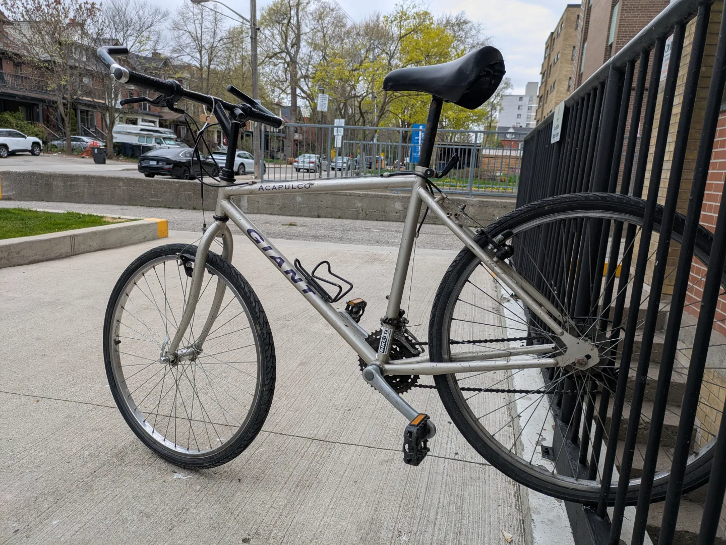 Giant Acapulco Vintage Road Bike image indicator(2)