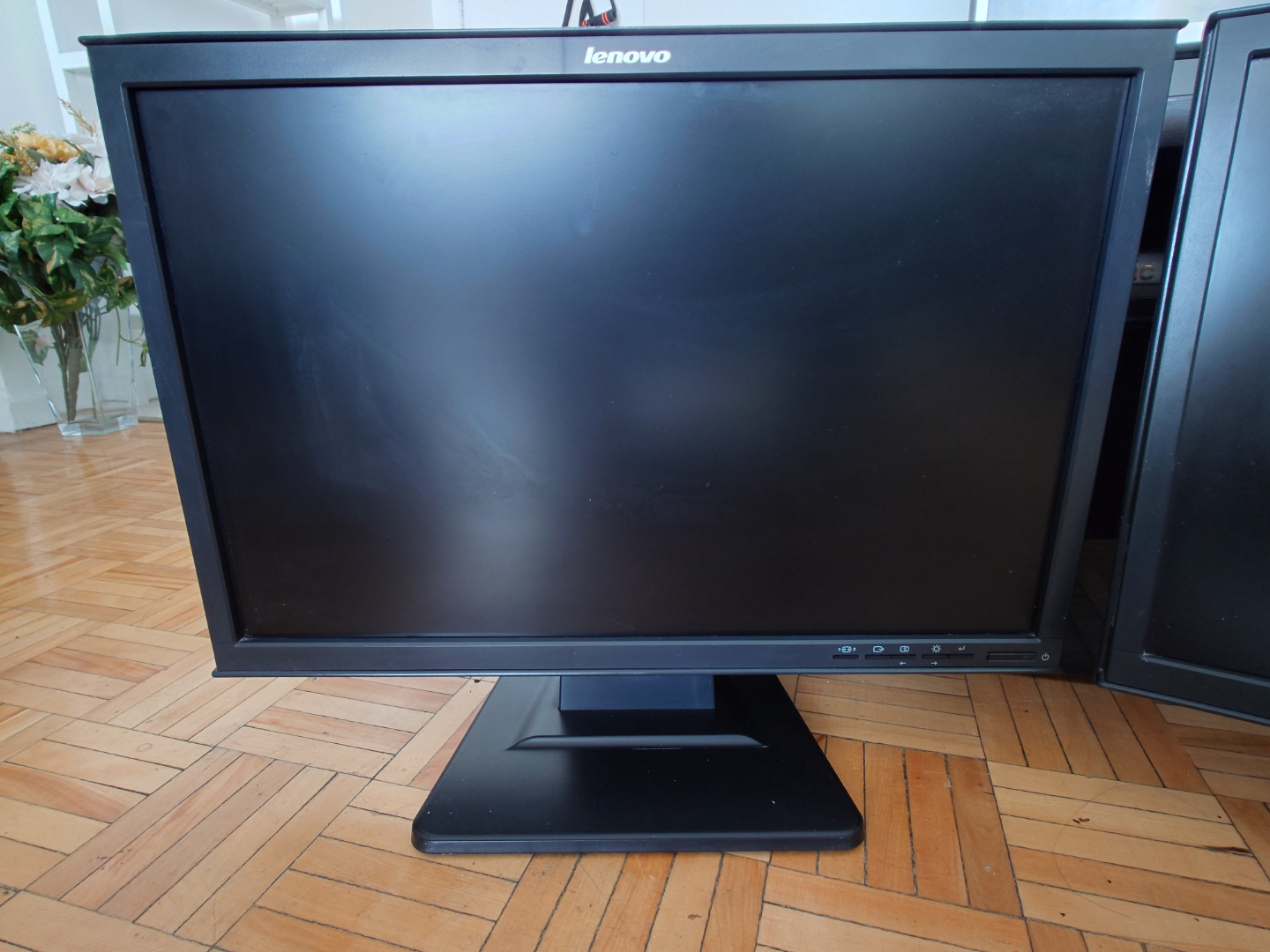 Pair of Lenovo 22-inch LCD Monitors - photo 3