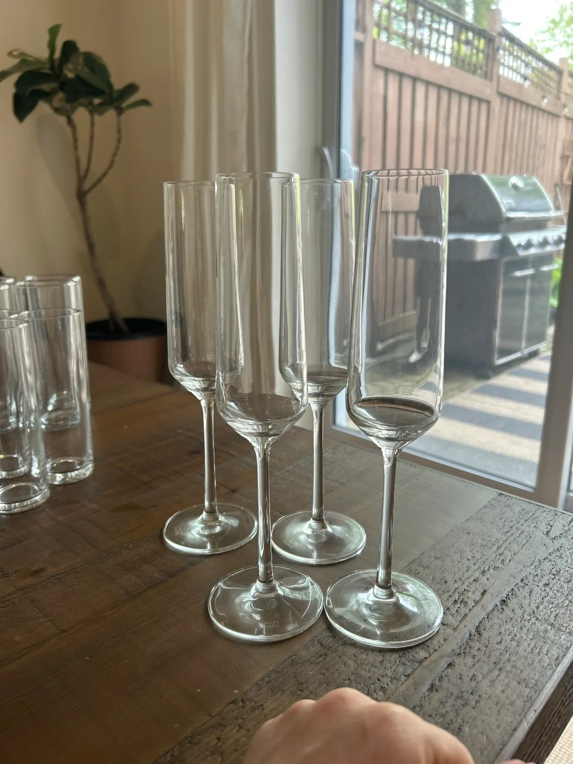 Set of 4 champagne flutes thumbnail