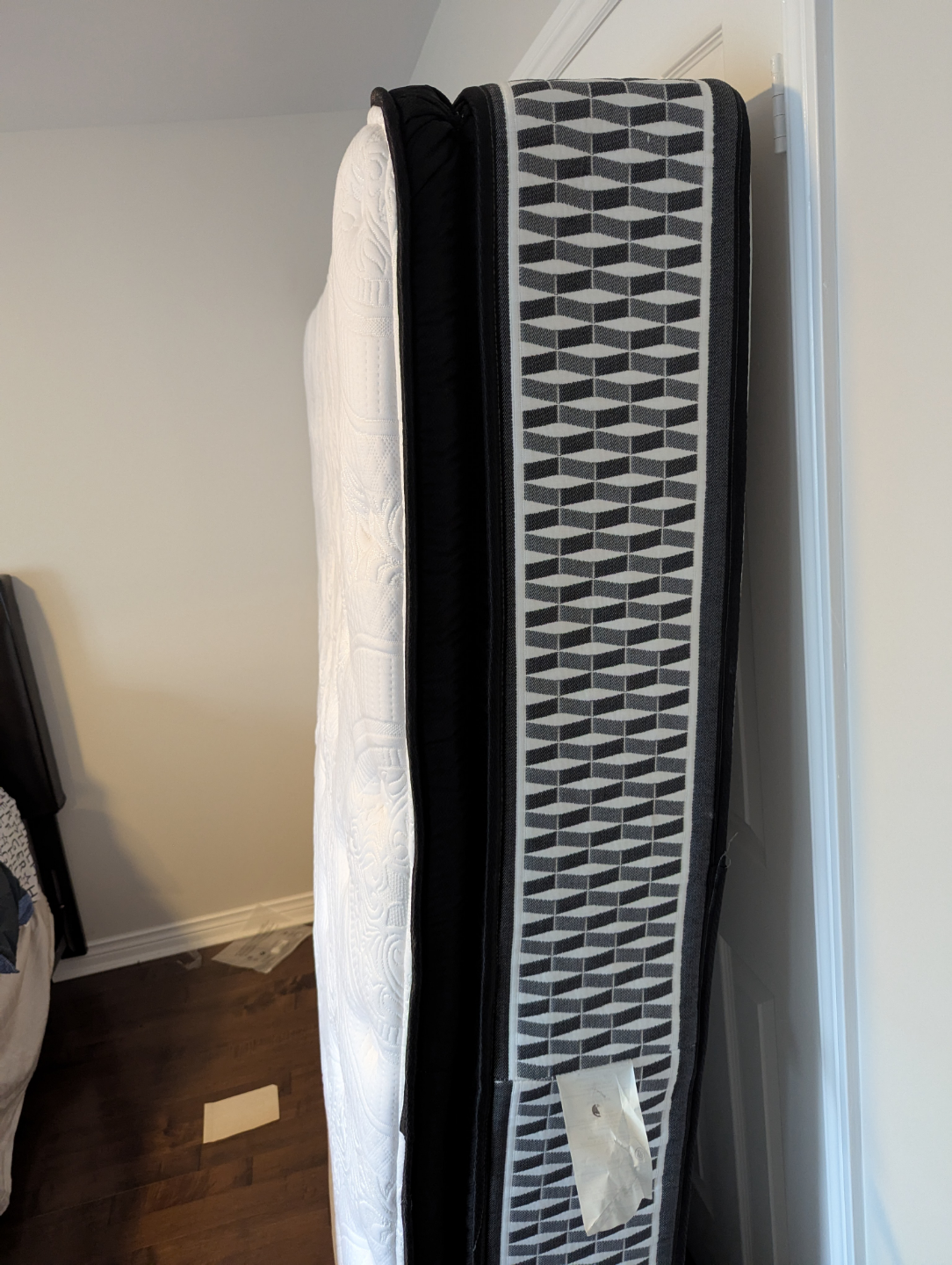 King Mattress - Excellent Condition - photo 2
