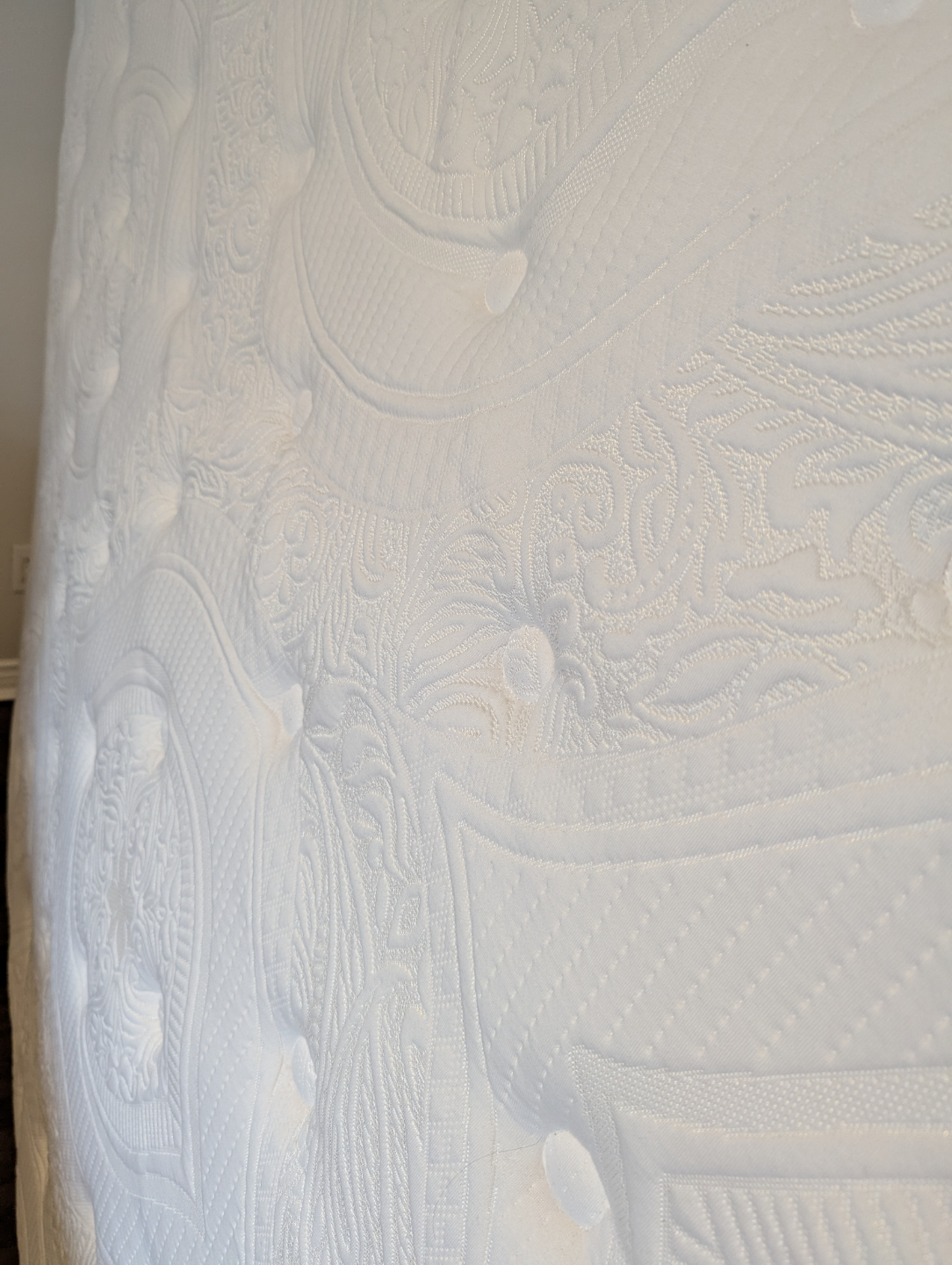 King Mattress - Excellent Condition - photo 4