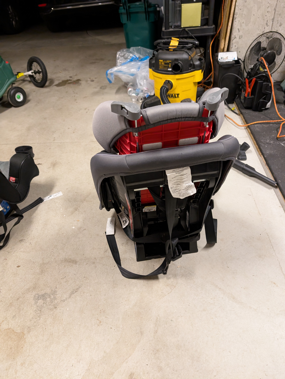 Pair of Safety 1st Grow and Go All-in-One Convertible Car Seats - photo 2