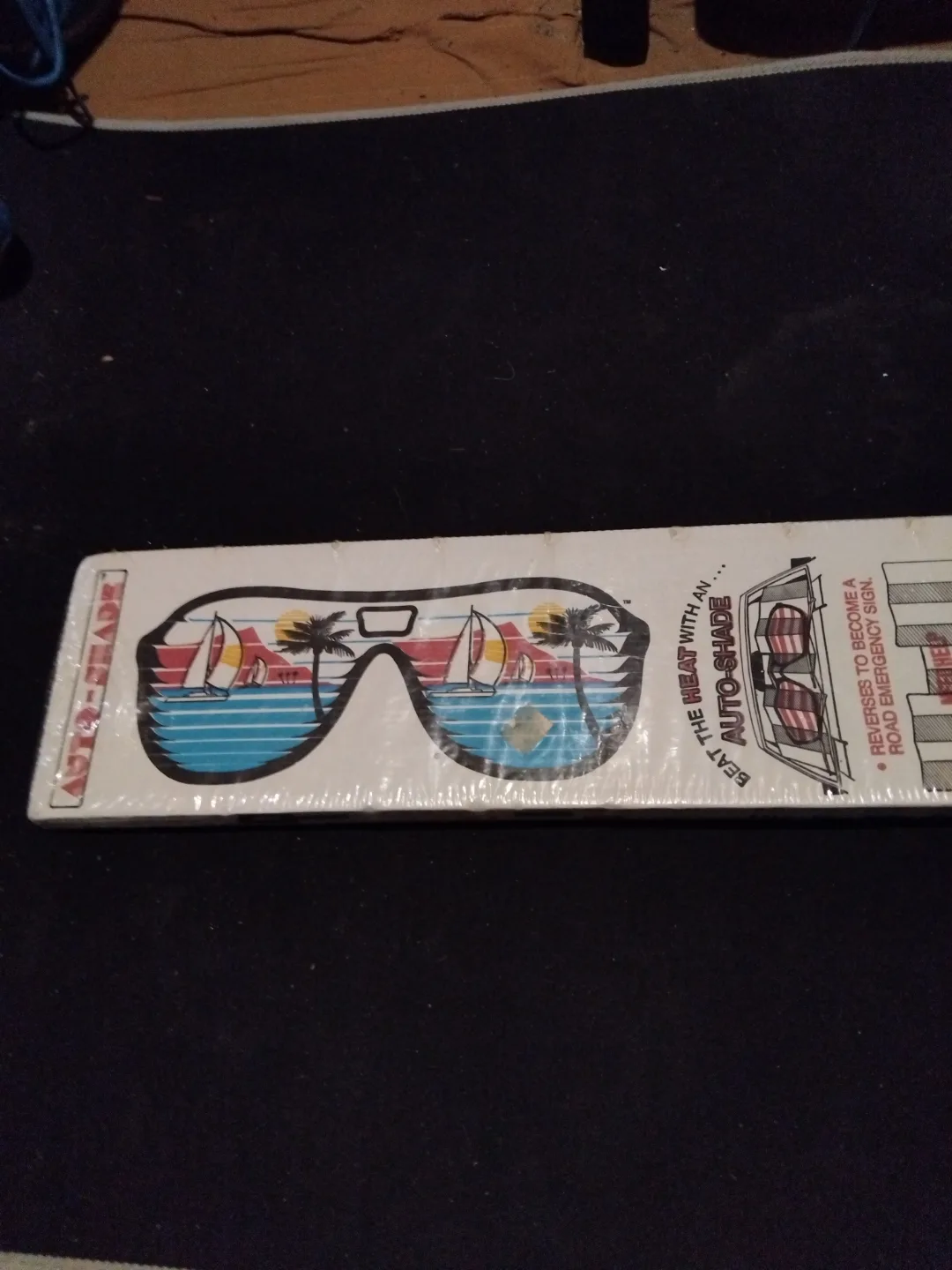 Vintage Auto-Shade Windshield Sun Shade image indicator(2)