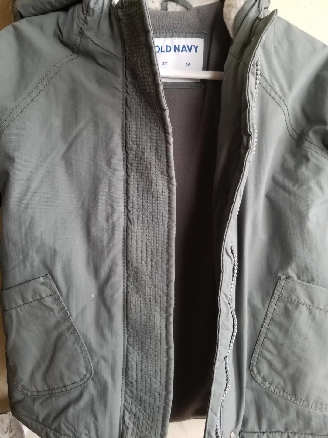 Old Navy Kids' 3T Winter Jacket 🏒 image indicator(3)